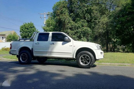 For Sale: Isuzu D-Max 2005 LS 4x2 top of the line