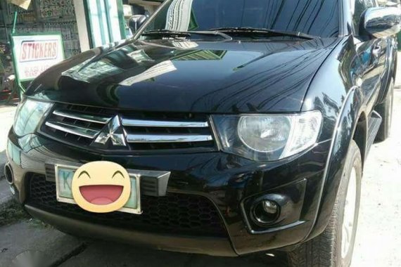 2012 Mitsubishi Strada automatic 4x4 FOR SALE