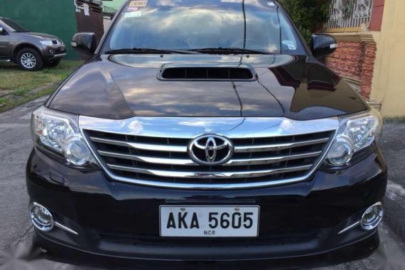 Toyota Fortuner 2015 V Black SUV For Sale 