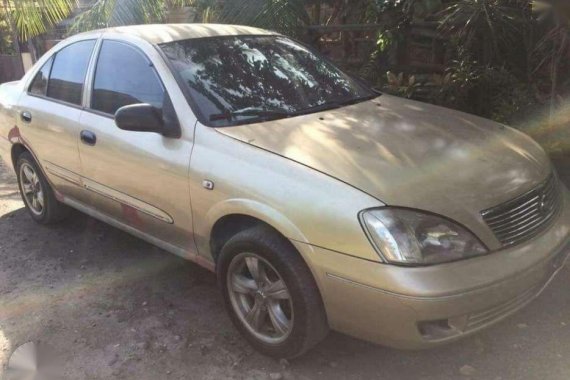 For sale Nissan Sintra 2004 model 