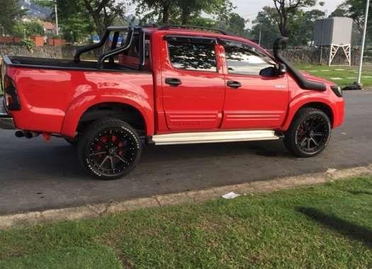 2014 TOYOTA Hilux pick up 4x2 2.5G FOR SALE