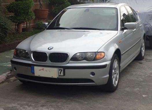 BMW 318i 2005 Well Maintained Silver For Sale