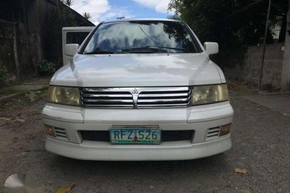 Mitsubishi Grandis Chariot AT 2004 White For Sale 