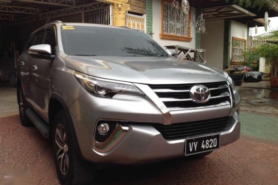 2017 Toyota Fortuner V top of the line FOR SALE