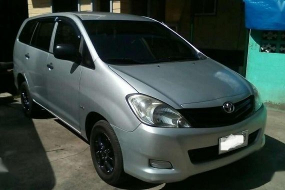 2009 Toyota Innova Top of the Line Silver For Sale 