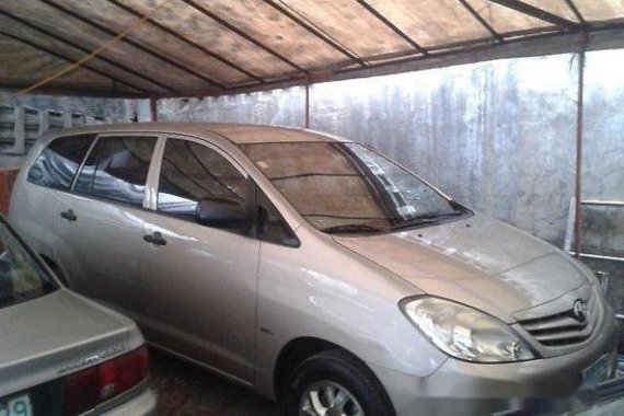 Toyota Innova 2010 E M/T for sale