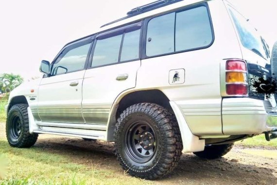 MANUAL 4X4 Pajero Field Master 4M40 for sale 