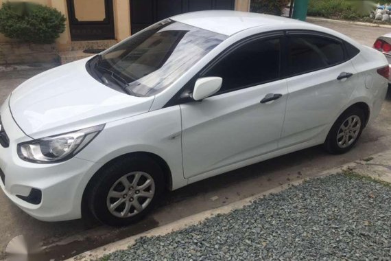 Hyundai Accent 2014 white manual (gasoline) 1.4 FOR SALE