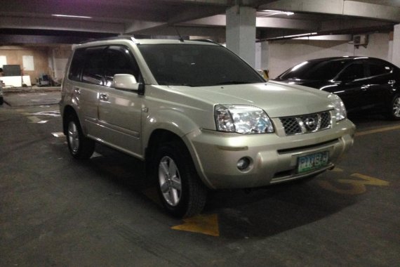  Nissan Xtrail 200 2.0 4X2 AT  accquired Dec. 2010 for sale