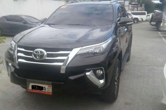2016 TOYOTA Fortuner V dsl AT FOR SALE