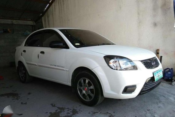 Kia Rio Lx 2010 manual transmission FOR SALE