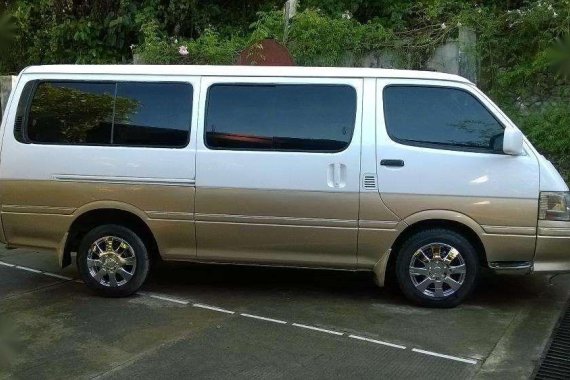 Toyota Hiace Super Grandia 2001 for sale 