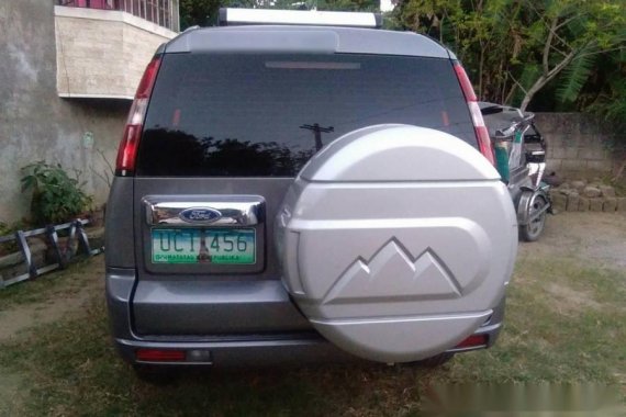 Well-maintained Ford Everest 2012 for sale