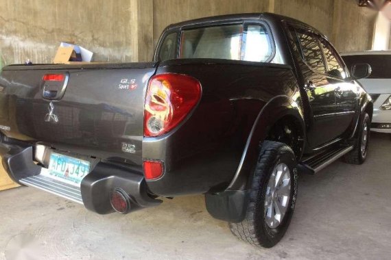 Mitsubishi Strada gls 2.5 diesel 4x4 automatic 2013 for sale