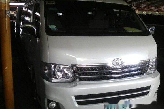 Toyota Hiace 2013