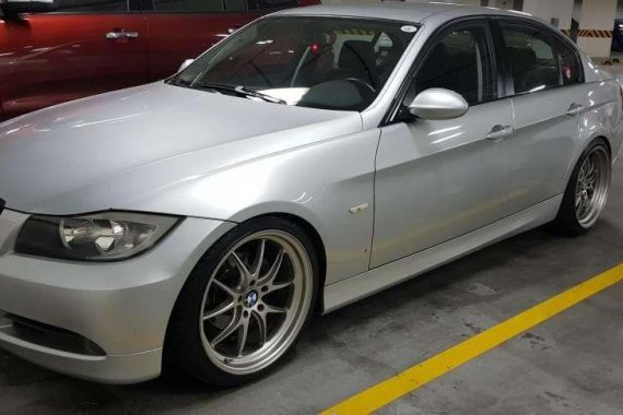 Well-maintained BMW 320i AT 2008 for sale