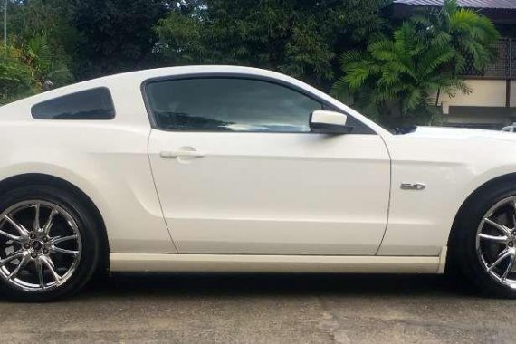 Ford Mustang 5.0 2013 top of the line FOR SALE