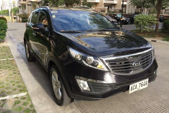 2014 KIA Sportage EX Gas- Automatic Transmission- Top of the line