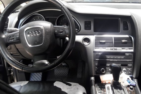Selling Silver Audi Q7 2008 at 61253 km in Quezon City 