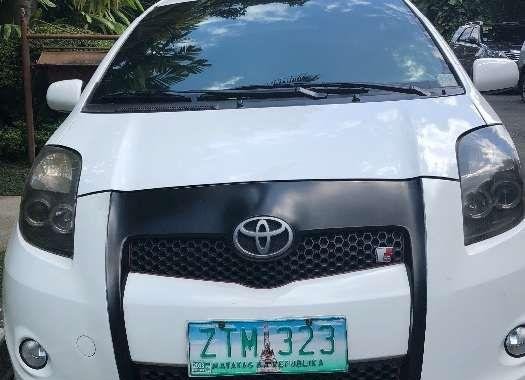 Toyota Yaris  2009 1.5G White Hb For Sale 