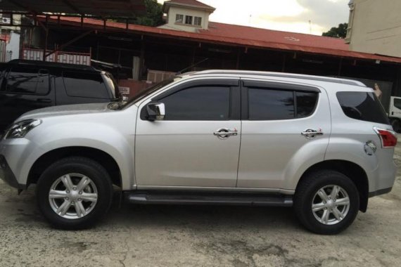 Good as new ISUZU MU-X LS-A MT 2.5L 4X2 2017 for sale