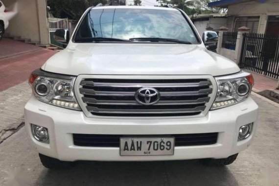 2014 Toyota Land Cruiser 200 vx DIESEL at