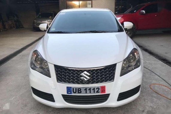 2013 Suzuki Kizashi automatic Color white pearl original paint