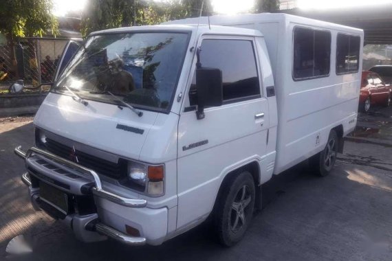 2005 Mitsubishi L300 dual aircon