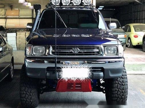 Toyota Hilux 2000 FOR SALE