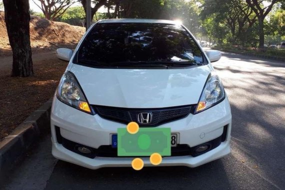 2013 Honda Jazz AT for sale