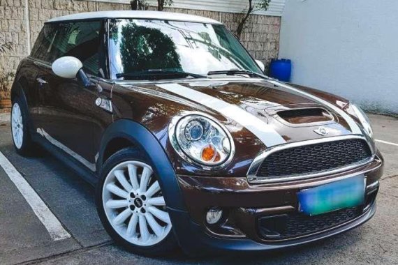 Like New Mini Cooper S for sale