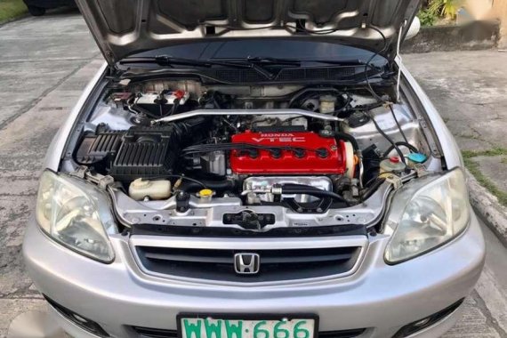 For Sale: Honda Civic Vti 2000 SiRbody