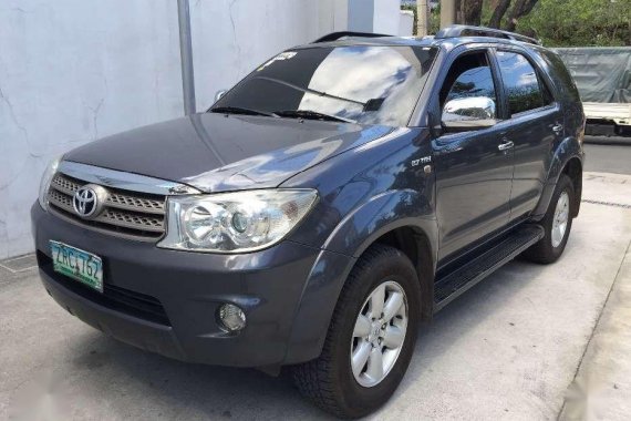2009 TOYOTA Fortuner G GAS Automatic - casa maintained