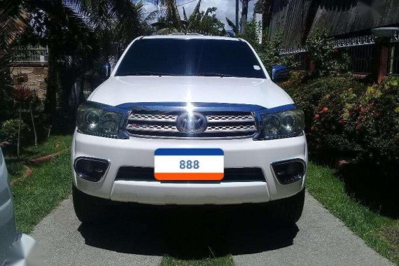 2011 Toyota Fortuner G AT FOR SALE 