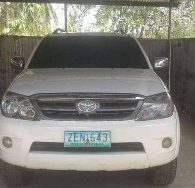 Toyota Fortuner G VVTi 2006 White For Sale 