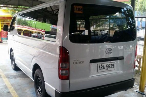 2015 Toyota Hiace commuter for sale 