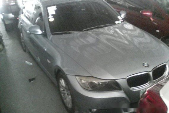 Well-maintained BMW 318i 2010 for sale