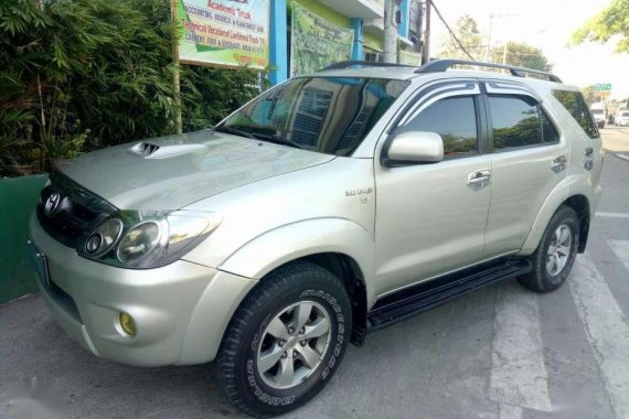 Toyota Fortuner V 2005 3.0D4D 4x4 top of the line FOR SALE