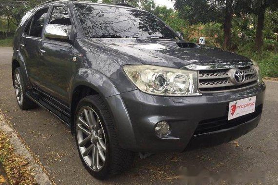 Toyota Fortuner 2011 V AT for sale