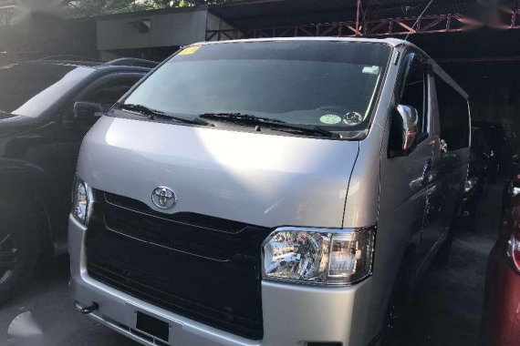 2018 Toyota Hiace Commuter 3.0L Manual Silver