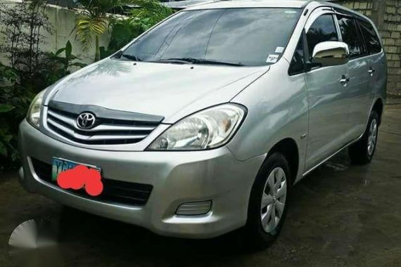 Toyota Innova 2009 gasoline fresh rush sale