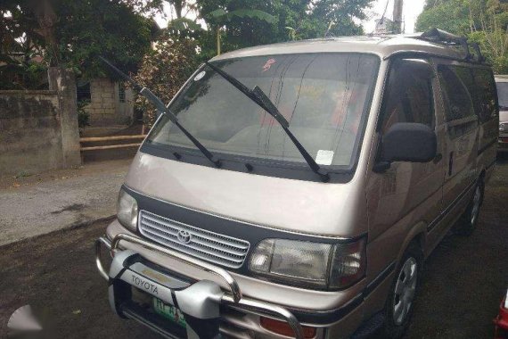 Toyota hiace 2006 van silver for sale 