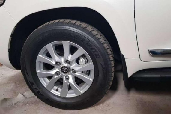 Mitsubishi Montero 2013 and Toyota LC 200 2018 For Sale 