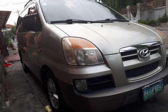 Hyundai Starex gold 2005 mdl FOR SALE 