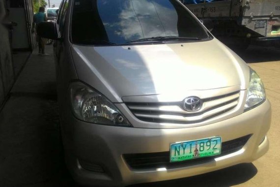 FOR SALE TOYOTA Innova e 2009 matic