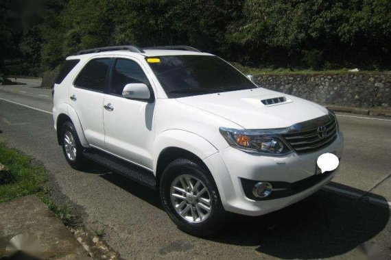 2014 Toyota Fortuner V Diesel AT Not 2012 2013 2015