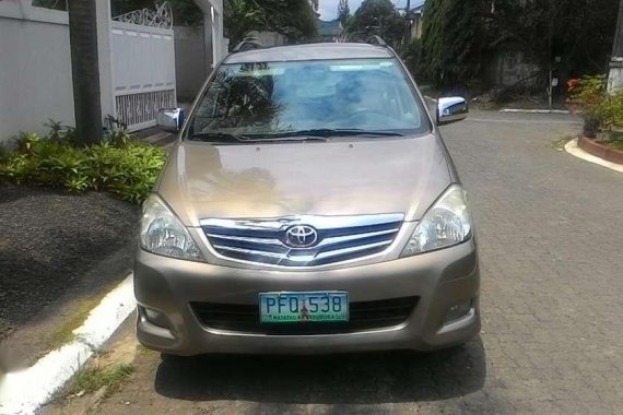 2010 Toyota Innova V  FOR SALE 