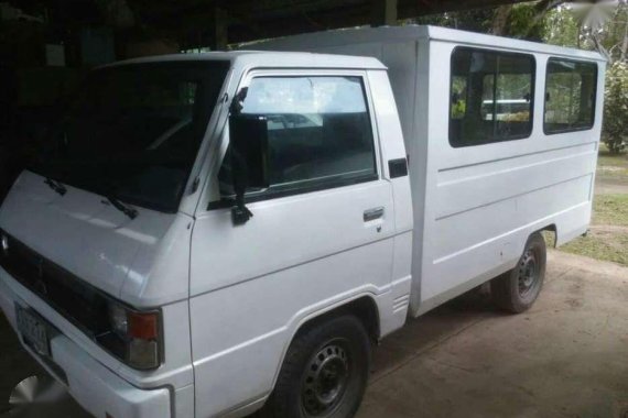 2002 Mitsubishi type L300 4D56 7Diesel Engine