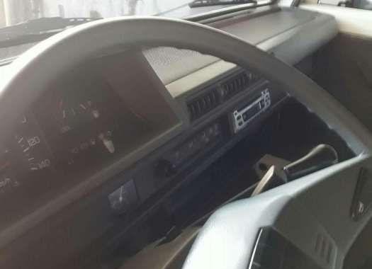 2009 Mitsubishi L300 fb de luxe