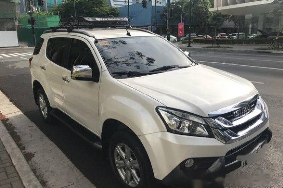 Well-kept Isuzu MU-X 2015 for sale